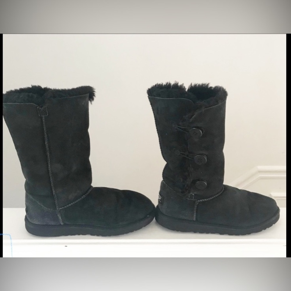 UGG Australia Black Buckle Fluff Boot Size 5.
